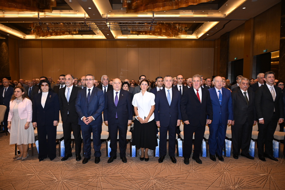 Akademik İsa Həbibbəyli Mustafa Topçubaşovun 130 illiyinə həsr olunmuş beynəlxalq konfransda iştirak edib