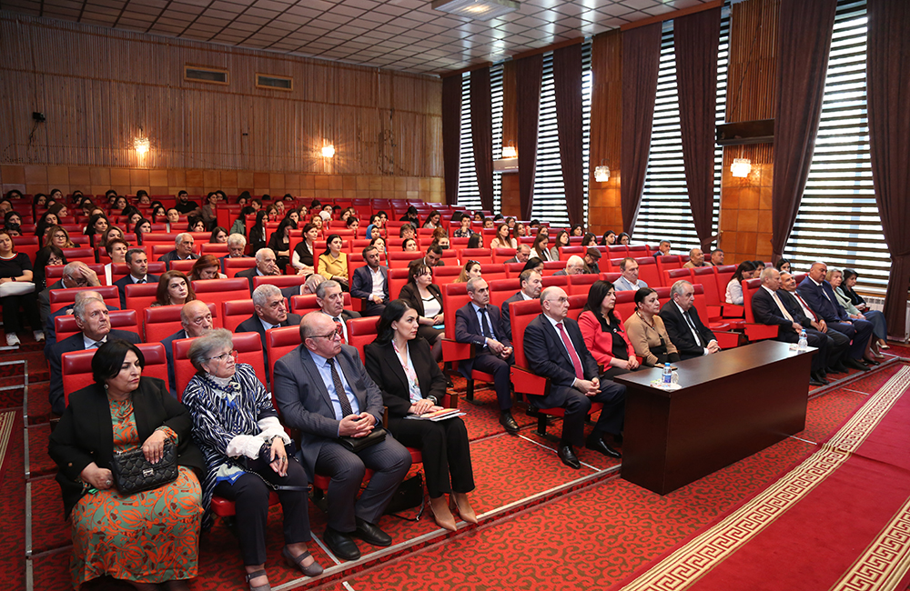 Состоялась конференция «Молодежь – наше будущее», посвященная 100-летнему юбилею общенационального лидера Гейдара Алиева