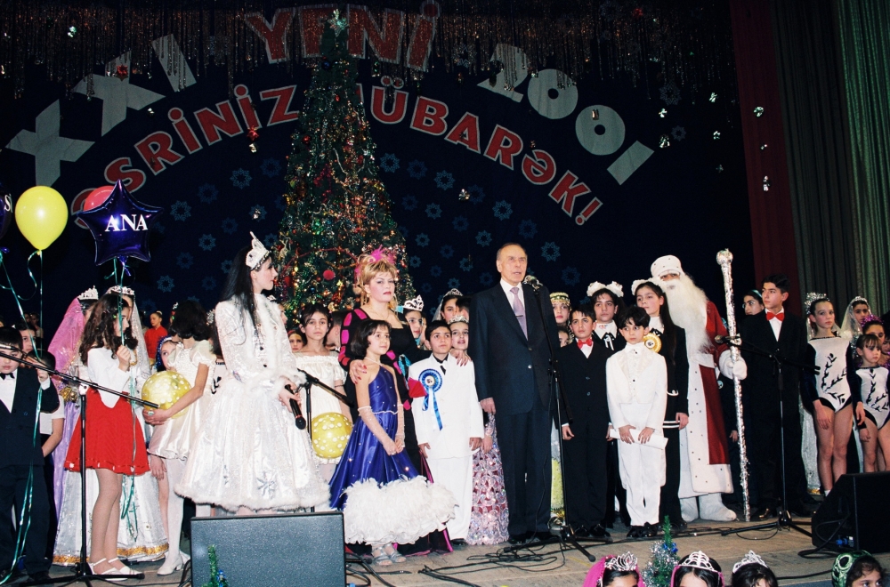 Xalqa bağışlanmış ömürdən anlar: 2000-ci ilin dekabrı