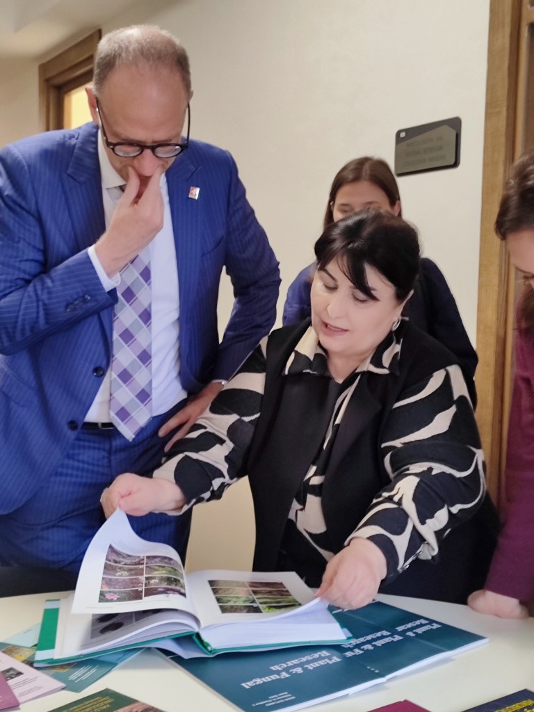 Botanika İnstitutunda yeni laboratoriyalar açılıb