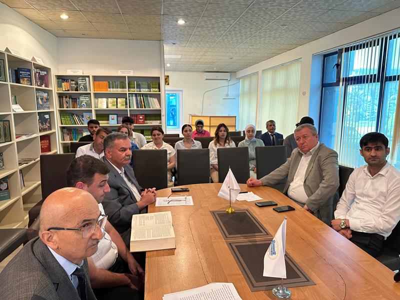 Lənkəran Regional Elmi Mərkəzində “Bəxtiyar Vahabzadənin vətəndaşlıq poeziyasının region yazarları yaradıcılığına təsiri” mövzusunda dəyirmi masa keçirilib
