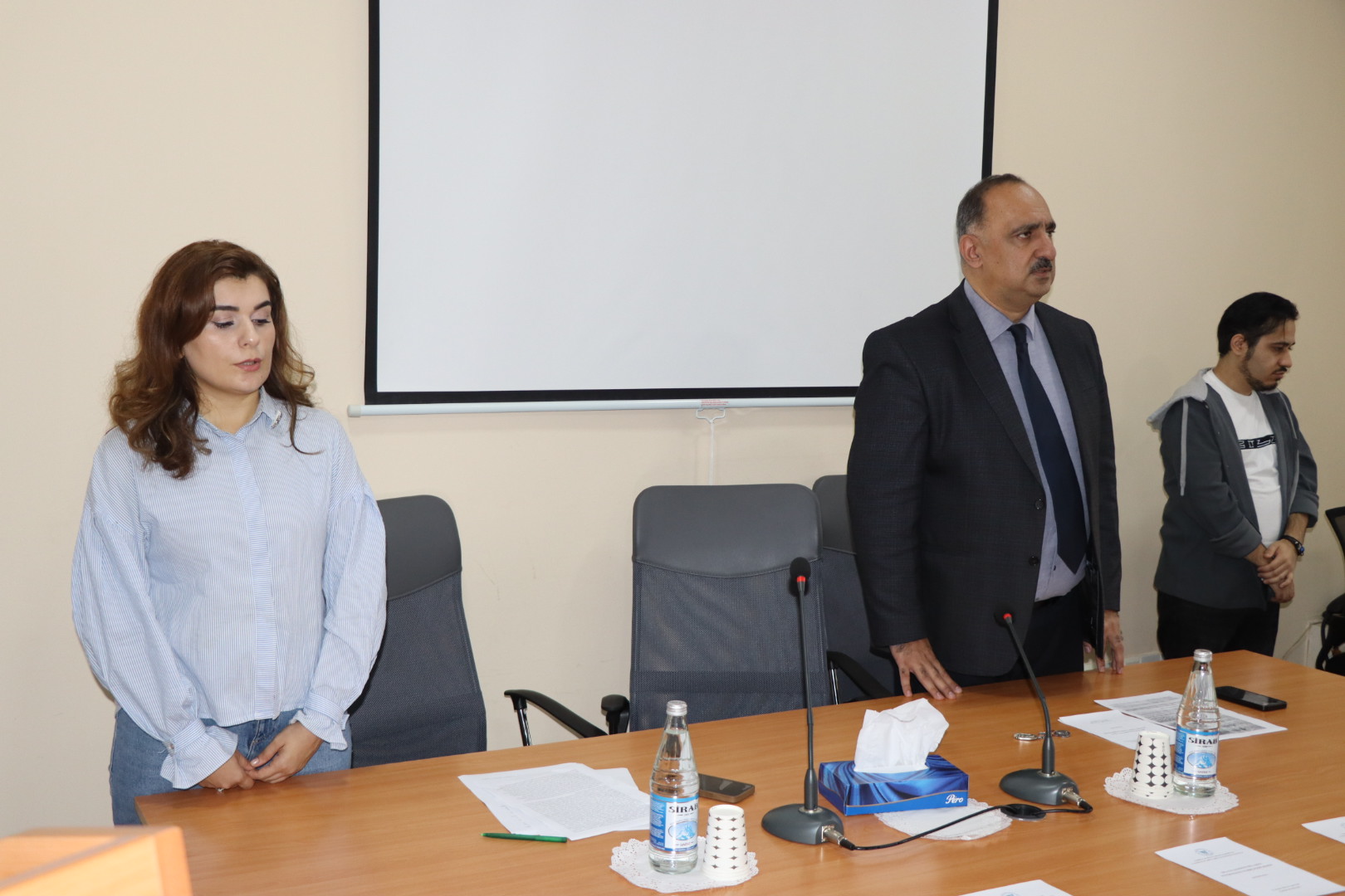 “1991-ci il Konstitusiya Aktı: suverenliyin və dirçəlişin rəmzi” adlı dəyirmi masa keçirilib