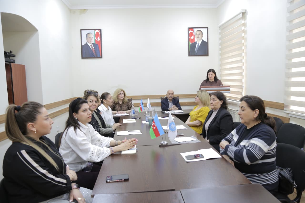 Folklor və yazılı ədəbiyyat şöbəsində paremiologiya və nağıl formullarına dair məruzələr müzakirə olunub