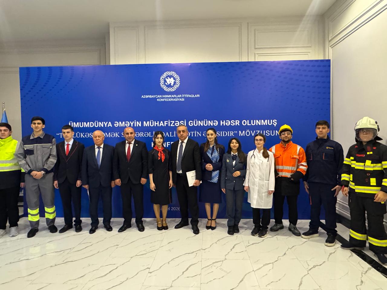 Arxeologiya və Antropologiya İnstitutuna AHİK-in sertifikatı təqdim edilib