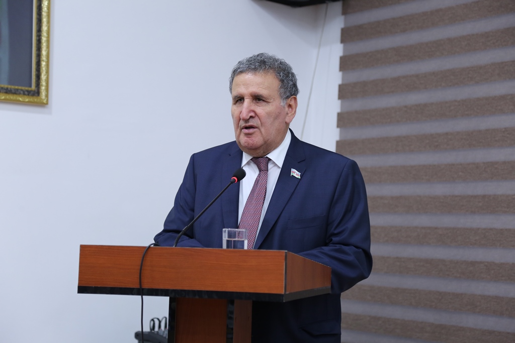 Президент НАНА, академик Иса Габиббейли принял участие в ежегодном отчетном заседании Республиканского Центра Сейсмологической Службы