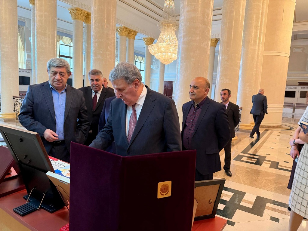 Görkəmli dilçi alim Tofiq Hacıyevin 90 illik yubileyi qeyd olunub
