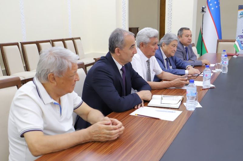 Академик Ариф Гашимов посетил Академию наук Республики Узбекистан