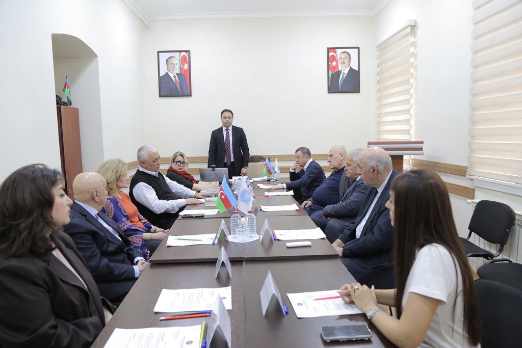 Folklor İnstitutunun Elmi şura iclasında bir sıra mühüm məsələlər  müzakirə olunub