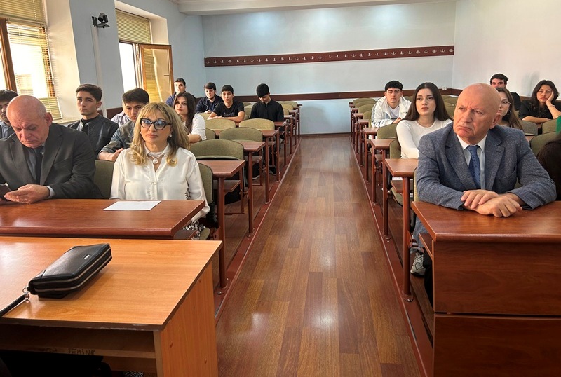 UNEC-də AMEA-nın 80 illiyinə həsr olunmuş elmi seminar keçirilib