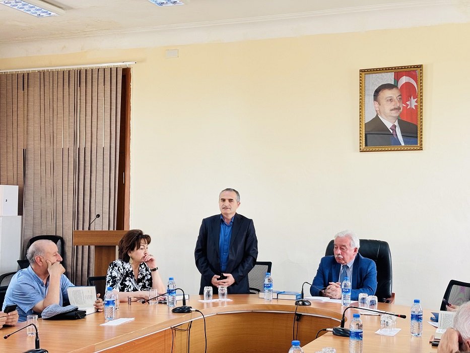 “Milli ideologiya probleminə tarixi-fəlsəfi baxış” 3 cildliyinin III cildinin təqdimatı keçirilib