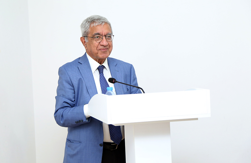AMEA-da görkəmli yazıçı Mir Cəlalın 115 illik yubileyinə həsr olunmuş elmi sessiya keçirilib
