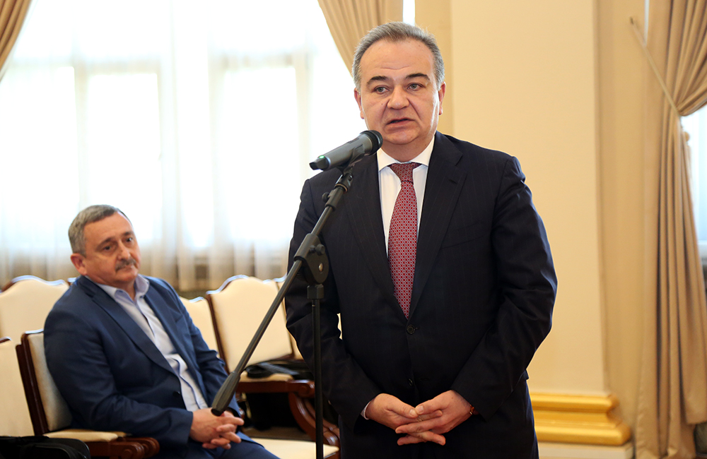 Президент НАНА, академик Иса Габиббейли встретился со студентами Азербайджанской государственной академии художеств