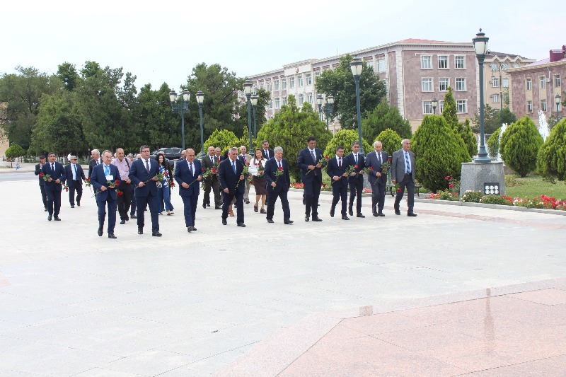 “Əcəmi Naxçıvani: Naxçıvan memarlıq məktəbi və ənənələri” mövzusunda respublika elmi konfransı keçirilib