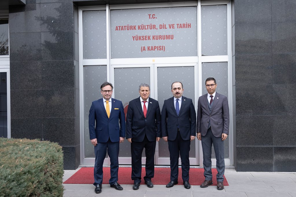 AMEA ilə Atatürk Kültür, Dil və Tarix Yüksək Qurumu arasında müqavilə imzalanıb