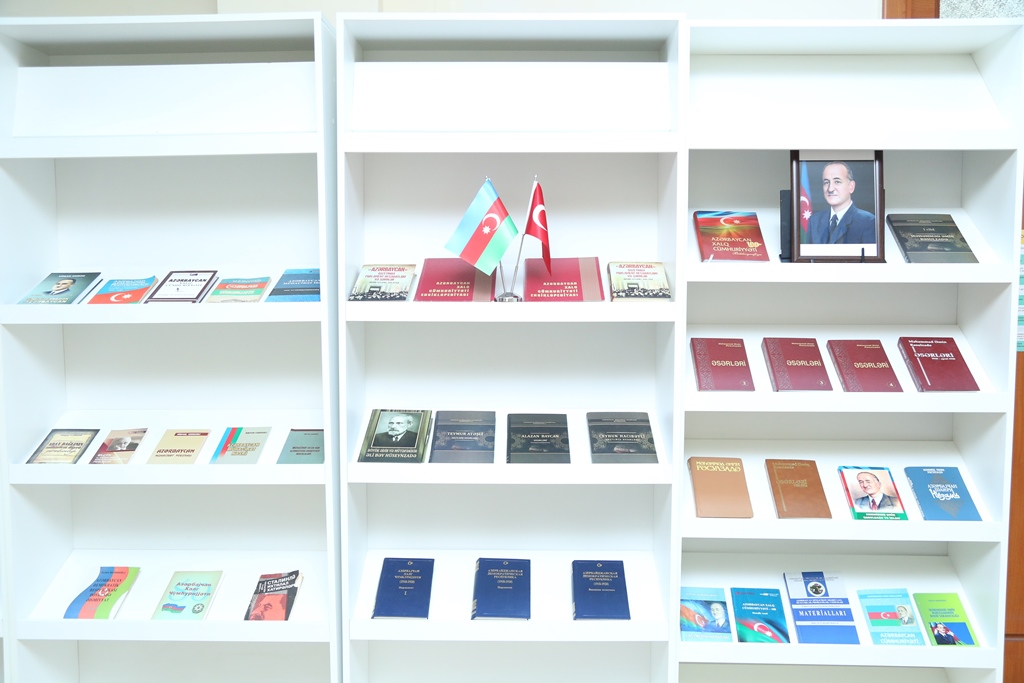 Состоялась научная сессия «Литературно-философское наследие Мамеда Эмина Расулзаде и современность»