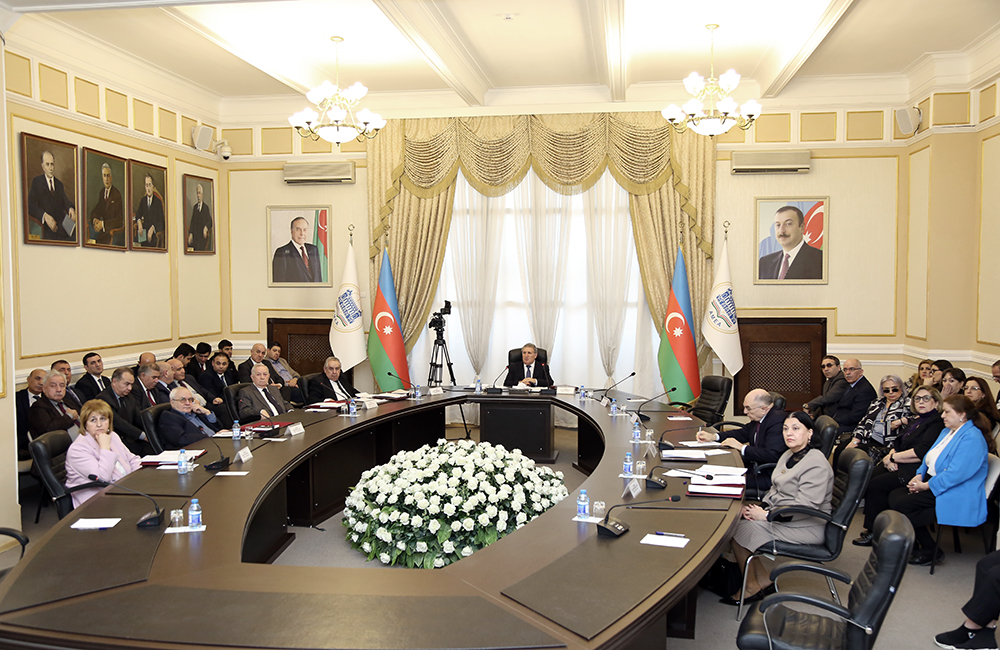 Представлен электронный ресурс, подготовленный Центральной научной библиотекой НАНА в связи со 120-летним юбилеем Народного поэта Самеда Вургуна