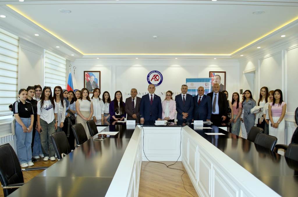 Əlyazmalar İnstitutunun alimi Bakı Avrasiya Universitetində keçirilən tədbirdə iştirak edib