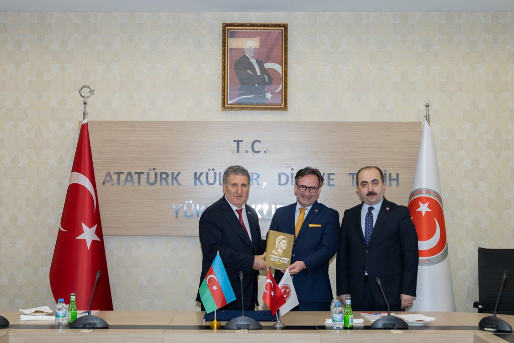 AMEA ilə Atatürk Kültür, Dil və Tarix Yüksək Qurumu arasında müqavilə imzalanıb