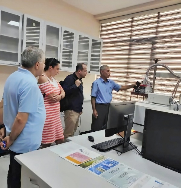 Biofizika İnstitutunda Yıldız Texniki Universitetinin professoru ilə görüş keçirilib