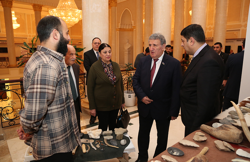 Состоялась научная сессия, посвященная итогам археологических раскопок, которые велись на территории Азербайджана в 2023 году