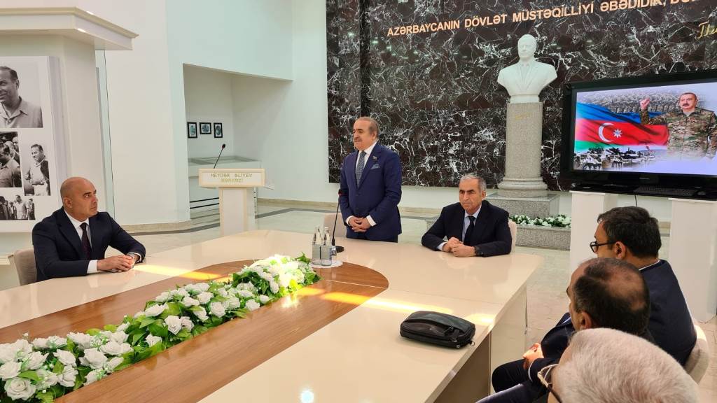 Akademik Rafael Hüseynov Qarabağ qaziləri ilə görüşüb