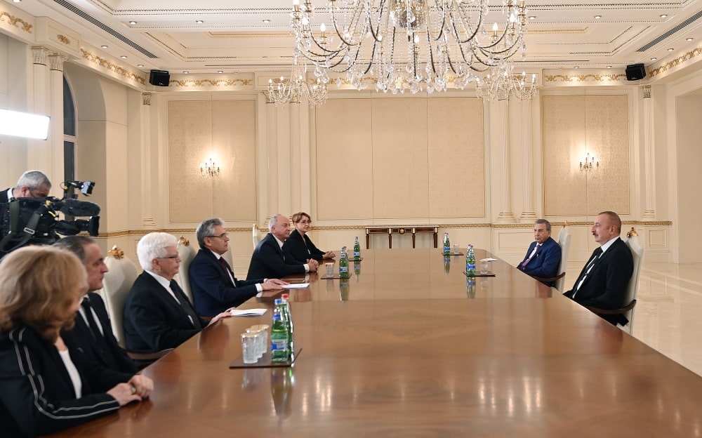 Президент Ильхам Алиев принял делегацию во главе с президентом Российской академии наук