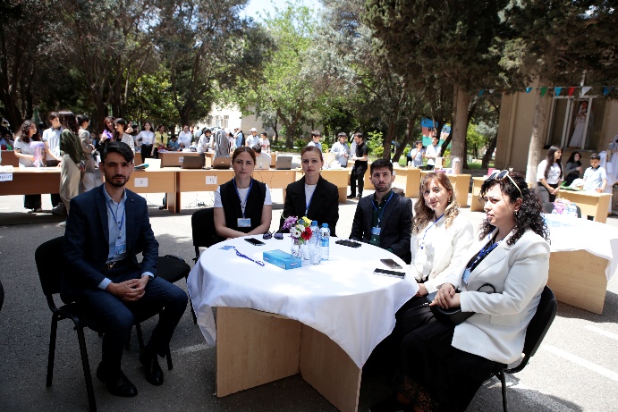 Coğrafiya İnstitutunun əməkdaşları V şagird elm festivalında iştirak ediblər