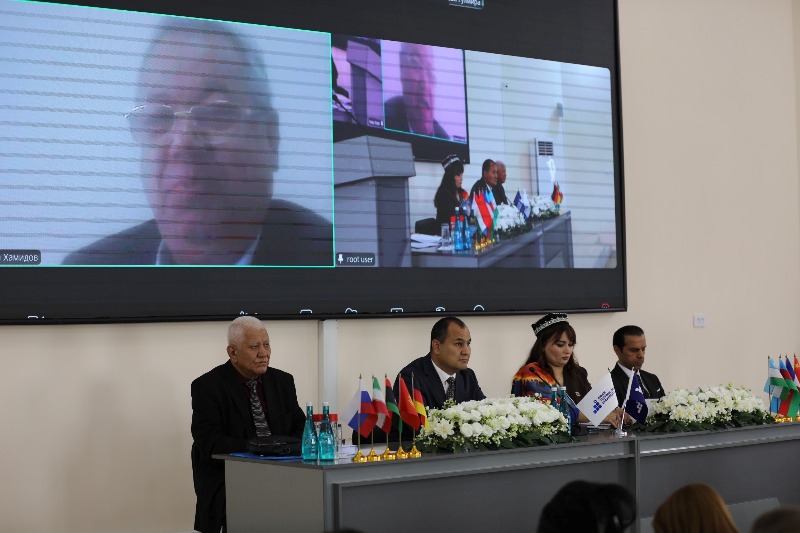 Ədəbiyyat İnstitutunun əməkdaşı Özbəkistanda beynəlxalq konfransda çıxış edib
