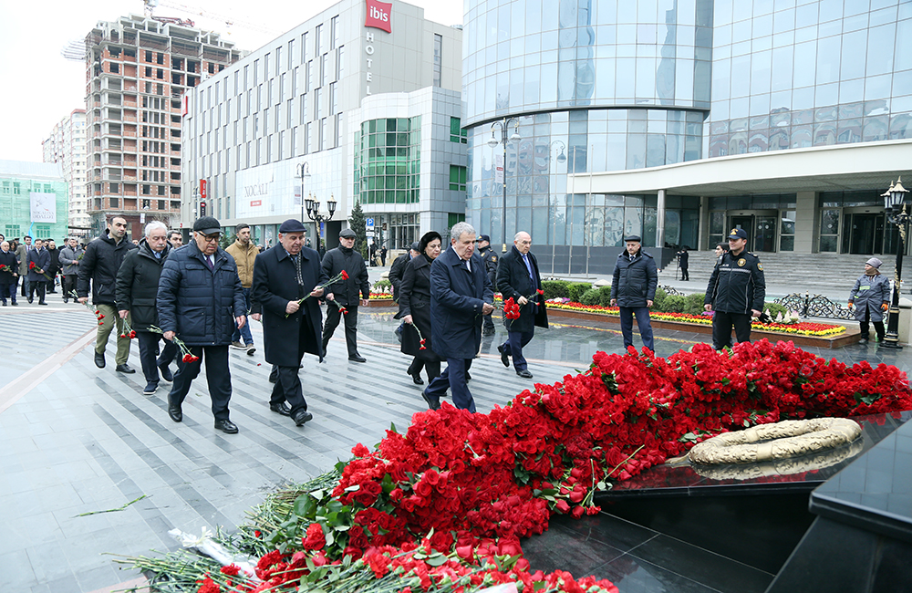 Коллектив НАНА посетил памятник Ходжалинскому геноциду