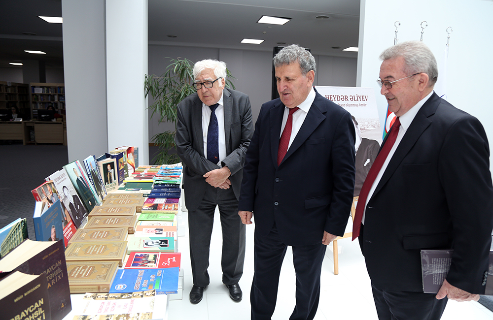 В НАНА состоялась презентация книги «Гейдар Алиев: жизнь, посвященная народу»