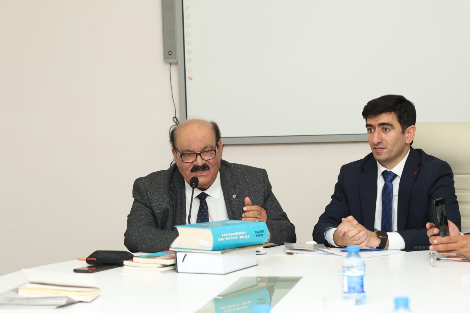 Ədəbiyyat İnstitutunda professor Faruk Faik Köprülü ilə görüş keçirilib