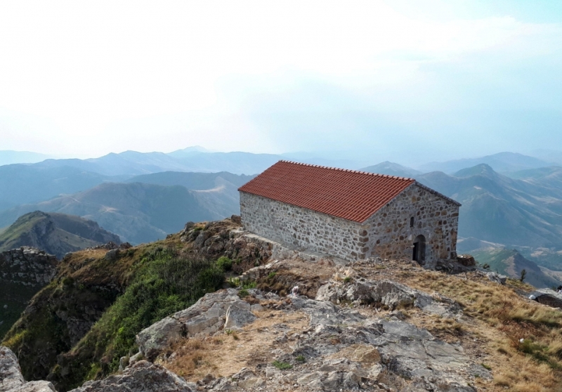 Ziyarət dağında yerləşən alban abidəsində erməni saxtakarlığı