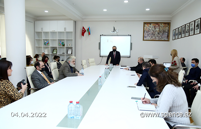 Состоялся круглый стол на тему «Проблемы развития национального искусства в контексте культуры тюркского мира»