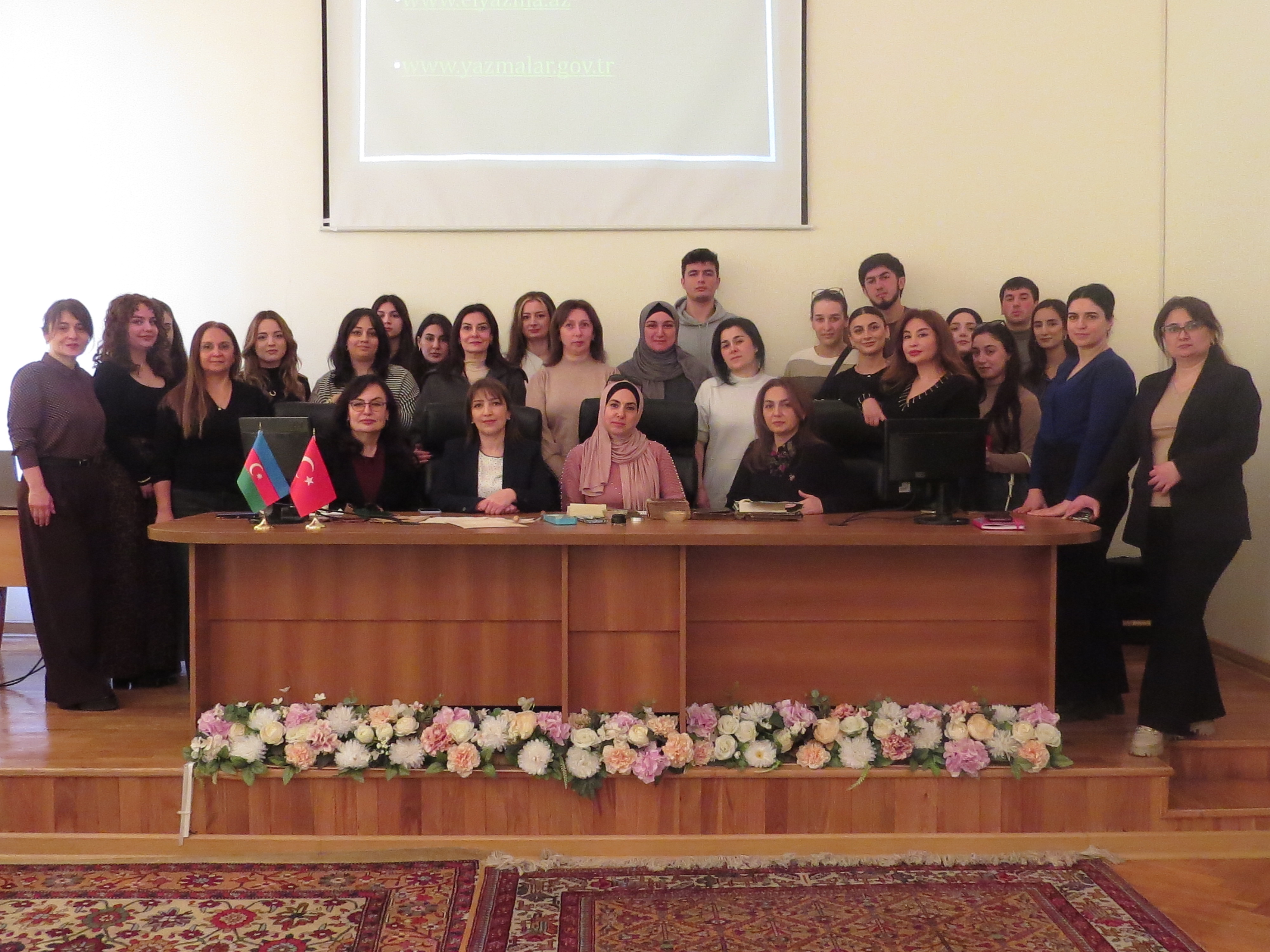 Elmin populyarlaşdırılması və təhsilə inteqrasiyası istiqamətində növbəti seminar keçirilib