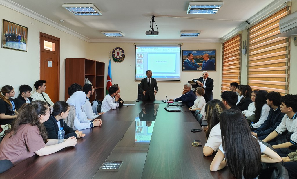 Coğrafiya İnstitutunda şagirdlər üçün maarifləndirici görüş keçirilib