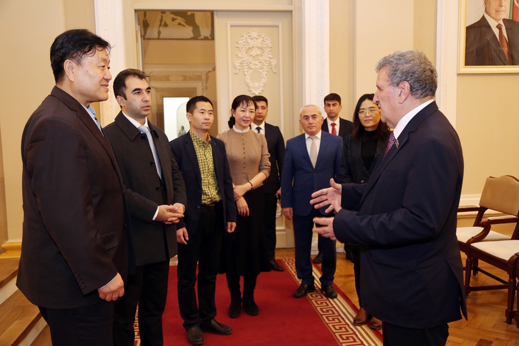 AMEA prezidenti Çinin Hebey Pedaqoji Universitetinin nümayəndə heyəti ilə görüşüb