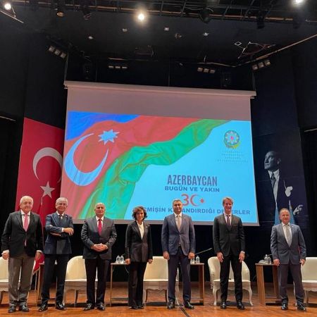 AMEA-nın müxbir üzvü Musa Qasımlı Türkiyədə keçirilən konfransda iştirak edib
