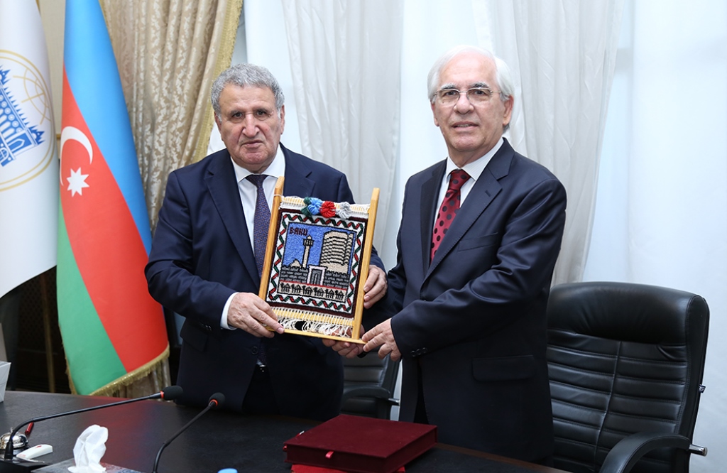 AMEA ilə Albaniya Elmlər Akademiyası arasında anlaşma memorandumu imzalanıb
