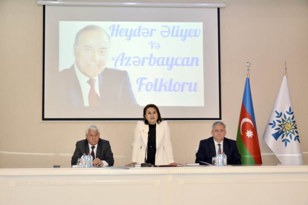 “Heydər Əliyev və Azərbaycan folkloru” mövzusunda elmi sessiya keçirilib