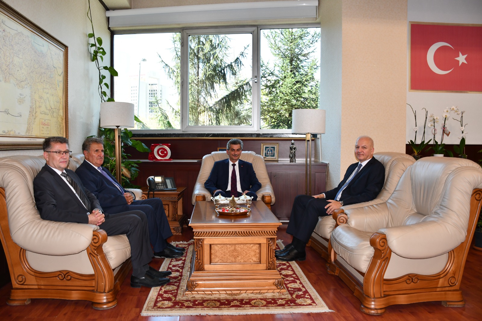 Президент НАНА, академик Иса Габиббейли провел встречи в научных организациях Турции