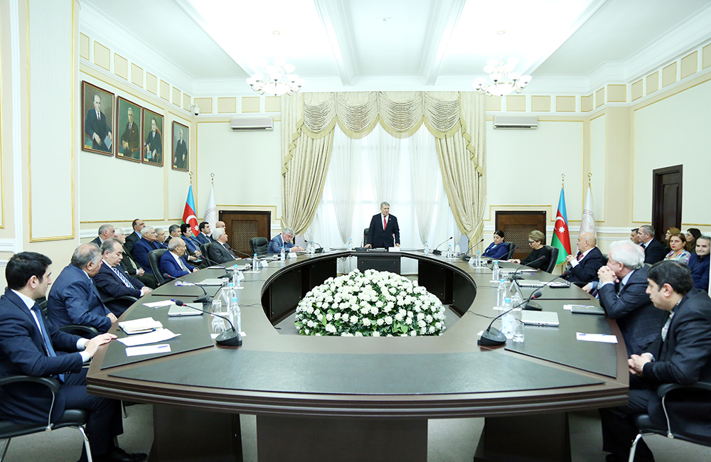 В НАНА прошли дискуссии, связанные с задачами, поставленными Президентом Ильхамом Алиевым в интервью местным телевизионным каналам