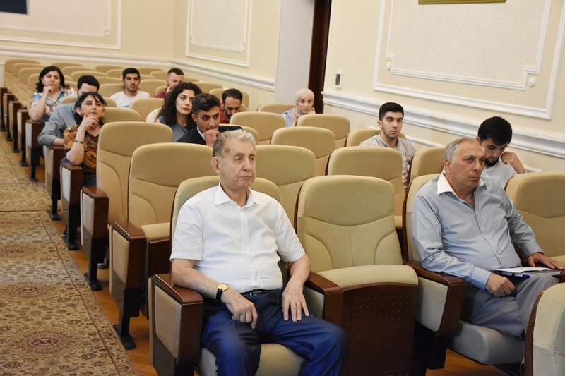 Geologiya və Geofizika İnstitutunun Gənc Alim və Mütəxəssislər Şurası elmi seminar keçirib