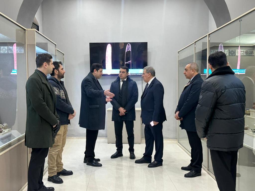 Министр культуры и президент НАНА посетили Научный фонд и выставочный зал-музей Института археологии и антропологии