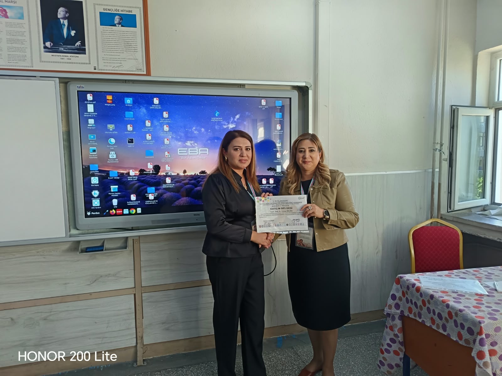 Ədəbiyyat İnstitutunun əməkdaşı Türkiyədə keçirilən simpoziumda məruzə edib