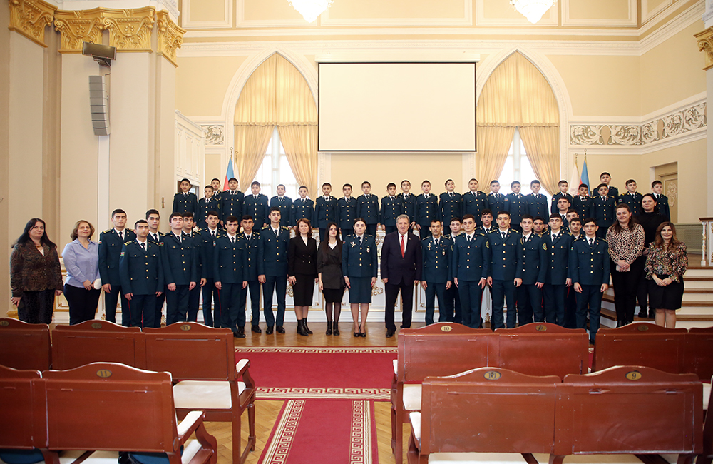 Президент НАНА академик Иса Габиббейли встретился с курсантами Специальной школы ГПС
