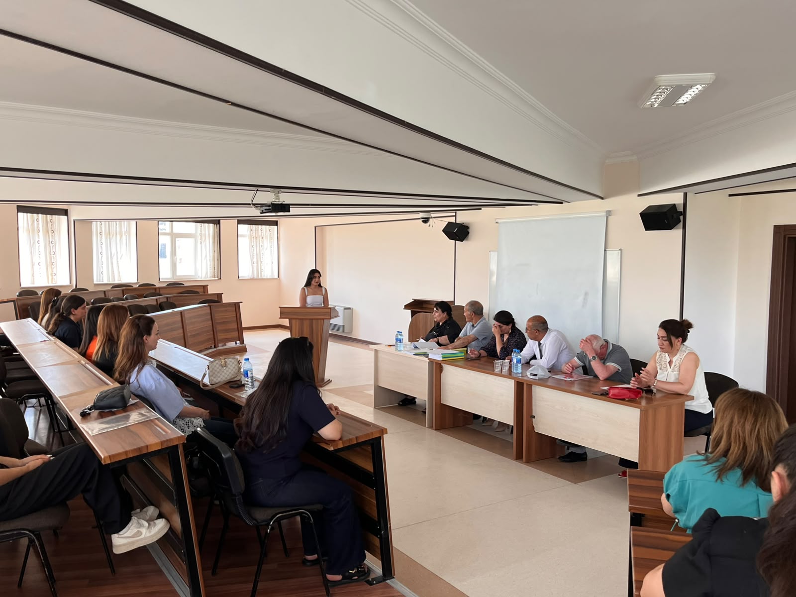 Professor Səyyarə İbadullayeva NDU-da keçirilən Yekun Dövlət Attestasiyasına sədrlik edib