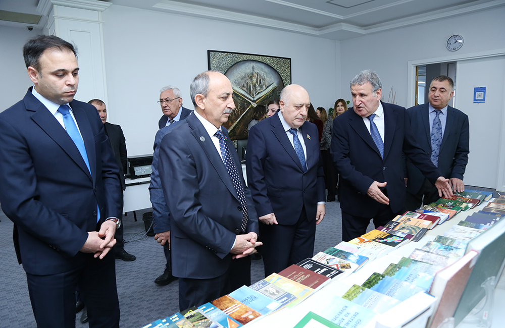 В НАНА состоялась презентация книги «Толковый словарь топонимов Западного Зангезура»