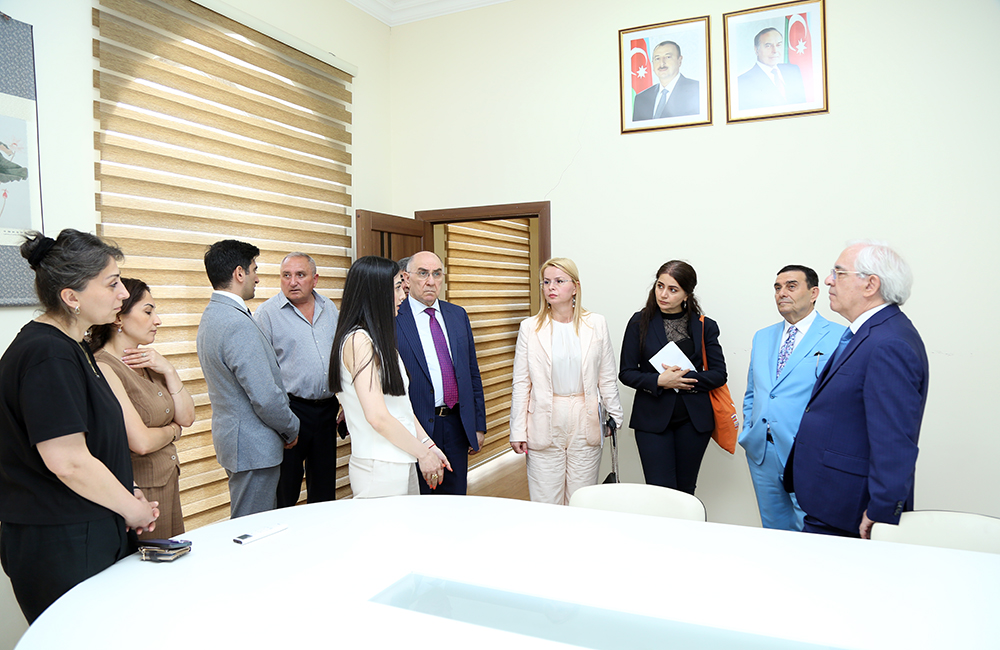Albaniya Elmlər Akademiyasının nümayəndə heyəti AMEA-nın Ədəbiyyat İnstitutunda olub