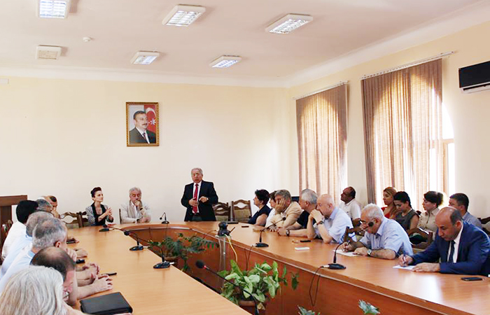 ANAS Institute of Philosophy and Law held round table on “National Salvation Day of Azerbaijan people”