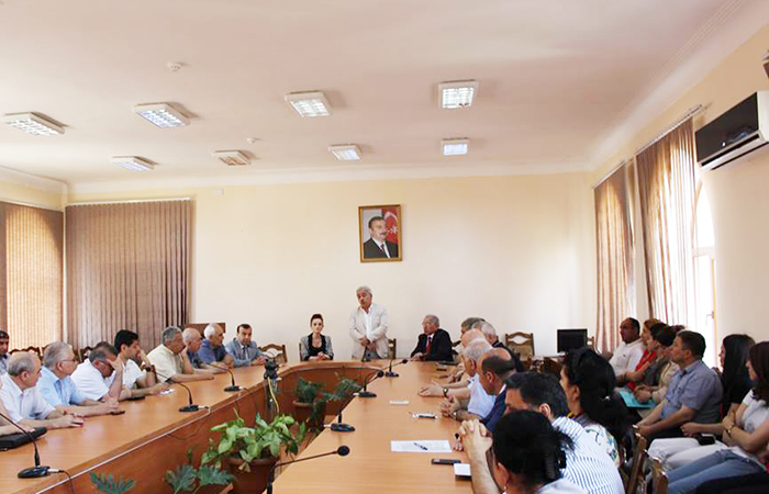 ANAS Institute of Philosophy and Law held round table on “National Salvation Day of Azerbaijan people”